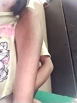 Snapshot of Rapunzal chatting on 10.31.25 Rapunzal online show from 10.31.25