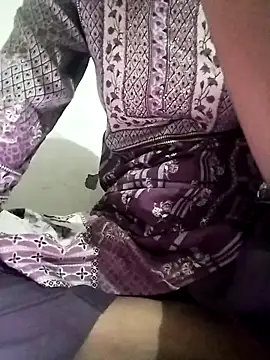 Snapshot of Rapunzal chatting on 11.12.25 Rapunzal online show from 11.12.25