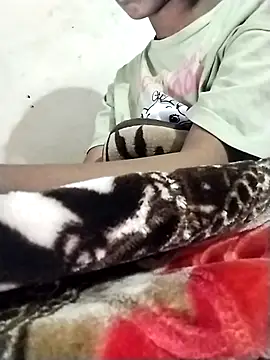 Snapshot of Rapunzal chatting on 11.18.25 Rapunzal online show from 11.18.25