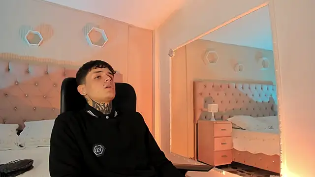 Declan-Fox online show from 10.27.25