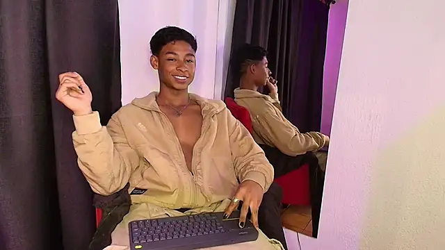 Snapshot of CoffeNaughty_nom chatting on 09.20.25 CoffeNaughty nom online show from 09.20.25