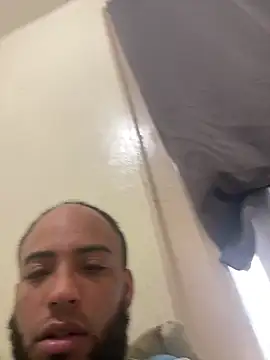 Snapshot of LeoPR00 chatting on 09.23.25 LeoPR00 online show from 09.23.25