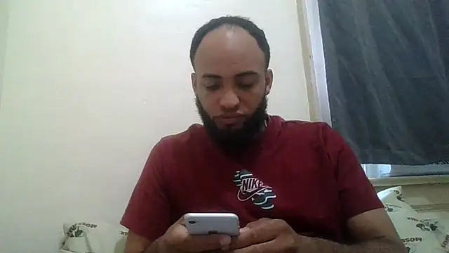 Snapshot of LeoPR00 chatting on 09.24.25 LeoPR00 online show from 09.24.25