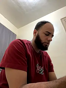 Snapshot of LeoPR00 chatting on 09.25.25 LeoPR00 online show from 09.25.25