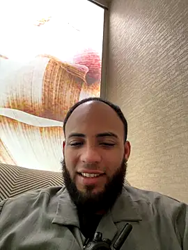 Snapshot of LeoPR00 chatting on 09.26.25 LeoPR00 online show from 09.26.25