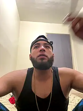 Snapshot of LeoPR00 chatting on 09.28.25 LeoPR00 online show from 09.28.25