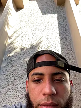 Snapshot of LeoPR00 chatting on 09.29.25 LeoPR00 online show from 09.29.25