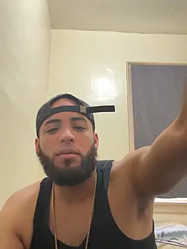 Snapshot of LeoPR00 chatting on 10.03.25 LeoPR00 online show from 10.03.25