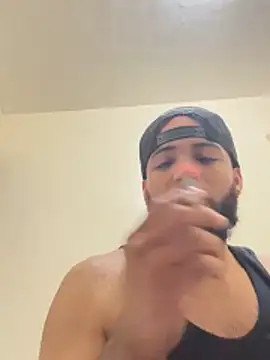 Snapshot of LeoPR00 chatting on 10.16.25 LeoPR00 online show from 10.16.25