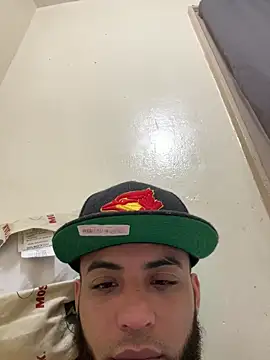 Snapshot of LeoPR00 chatting on 10.25.25 LeoPR00 online show from 10.25.25