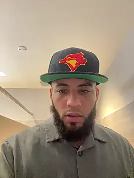 Snapshot of LeoPR00 chatting on 11.10.25 LeoPR00 online show from 11.10.25