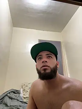 Snapshot of LeoPR00 chatting on 11.27.25 LeoPR00 online show from 11.27.25