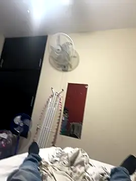 Snapshot of dannybs05 chatting on 10.17.25 dannybs05 online show from 10.17.25