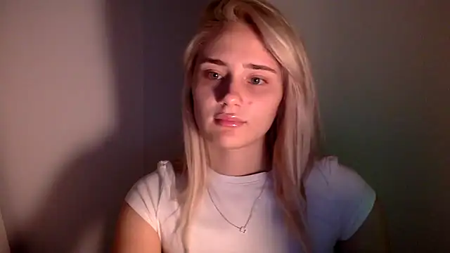 Snapshot of Rosvann chatting on 11.11.25 Rosvann online show from 11.11.25