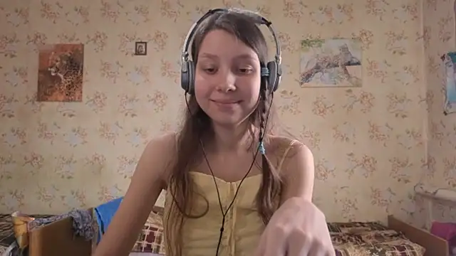 QutieDaSweet online show from 10.03.25