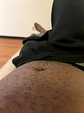 Snapshot of 1HOEBOSS chatting on 11.16.25 1HOEBOSS online show from 11.16.25