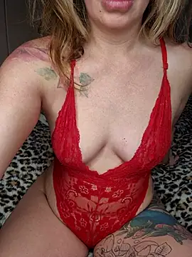 Snapshot of Just_peaches_not_cream chatting on 11.30.25 Just peaches not cream online show from 11.30.25