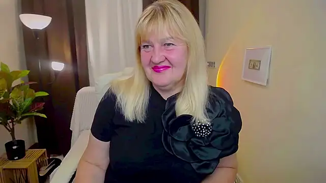 EmmaEllison online show from 09.16.25