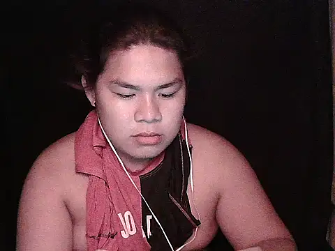 Snapshot of Huntrix2025 chatting on 05.19.26 Huntrix2025 online show from 05.19.26