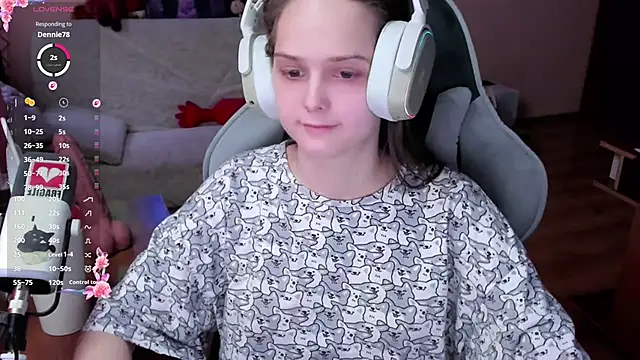 Snapshot of SharybbFace chatting on 02.20.26 SharybbFace online show from 02.20.26