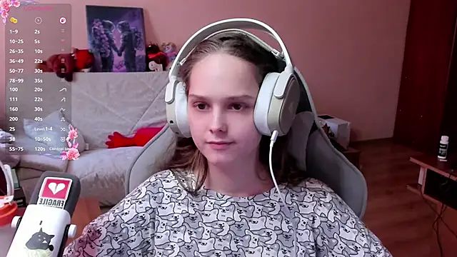 Snapshot of SharybbFace chatting on 02.21.26 SharybbFace online show from 02.21.26