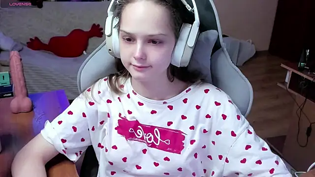 Snapshot of SharybbFace chatting on 02.22.26 SharybbFace online show from 02.22.26