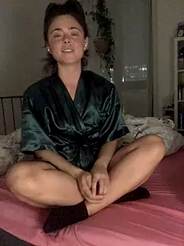 Snapshot of Mia_Winters chatting on 10.24.25 Mia Winters online show from 10.24.25