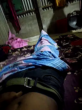 Snapshot of MadForU chatting on 09.13.25 MadForU online show from 09.13.25