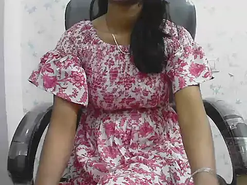 short girl  online show from 03.27.26