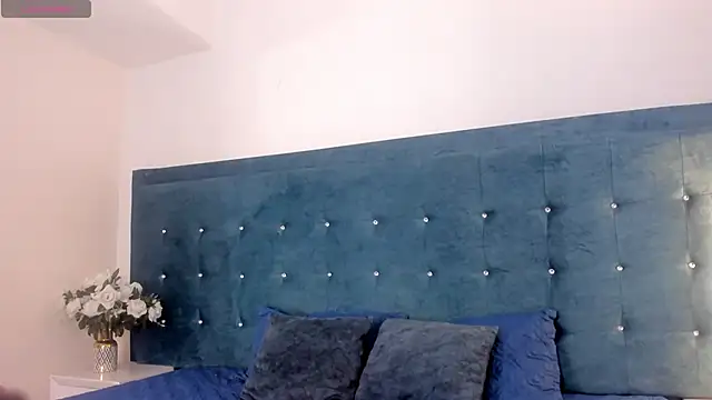 Snapshot of LiilyAdams chatting on 12.01.25 LiilyAdams online show from 12.01.25