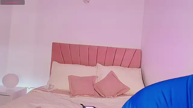 Snapshot of NyxTits chatting on 09.27.25 NyxTits online show from 09.27.25