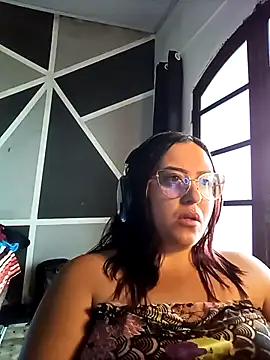 Snapshot of ayraboss chatting on 10.27.25 ayraboss online show from 10.27.25