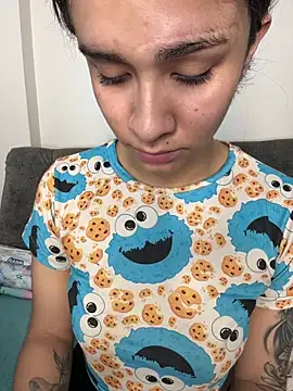 Isabella-Teen online show from 12.22.25