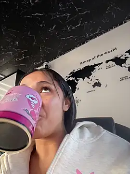 Isabella-Teen online show from 05.20.26