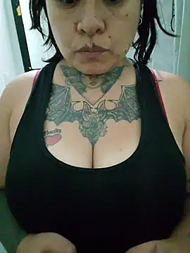 Snapshot of agnesvela chatting on 02.27.26 agnesvela online show from 02.27.26