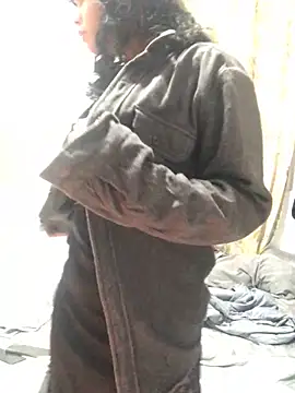 Snapshot of estradiolist chatting on 10.03.25 estradiolist online show from 10.03.25