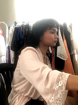 Snapshot of estradiolist chatting on 10.23.25 estradiolist online show from 10.23.25