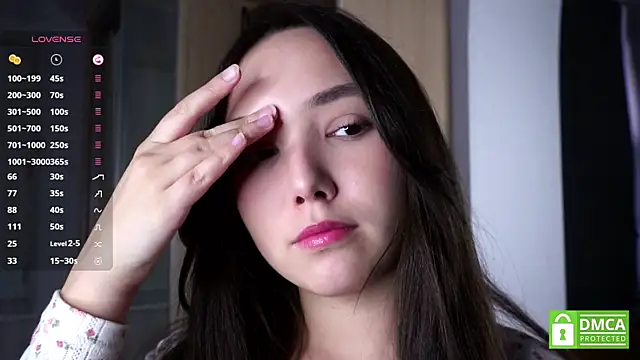 RenaeConnerley online show from 10.06.25