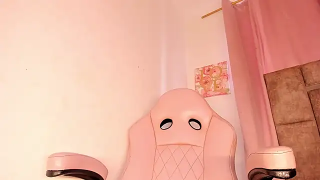 Mia royal online show from 12.18.25