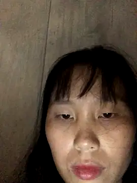 Snapshot of huong-18 chatting on 10.03.25 huong-18 online show from 10.03.25