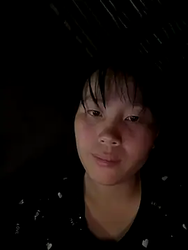 Snapshot of huong-18 chatting on 11.07.25 huong-18 online show from 11.07.25