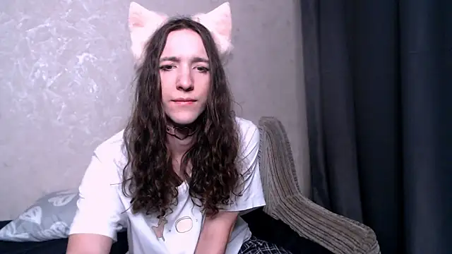 Snapshot of SilverMuse_ chatting on 09.27.25 SilverMuse online show from 09.27.25