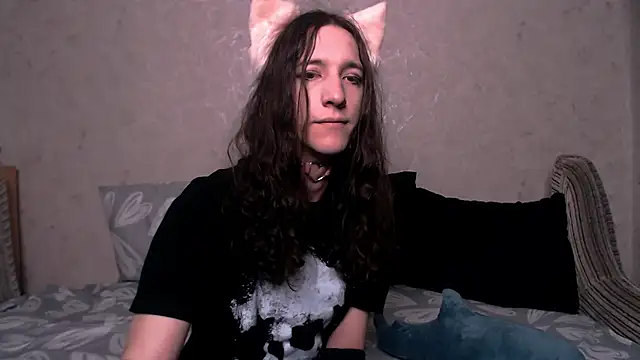 Snapshot of SilverMuse_ chatting on 10.12.25 SilverMuse online show from 10.12.25