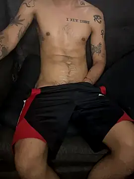 Snapshot of latinoxx1992 chatting on 09.16.25 latinoxx1992 online show from 09.16.25