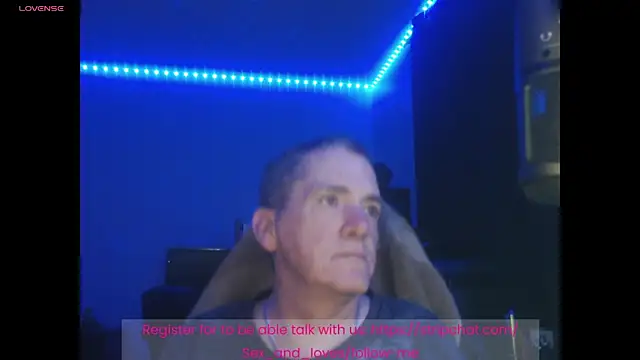 Snapshot of Sex_and_loves chatting on 11.20.25 Sex and loves online show from 11.20.25