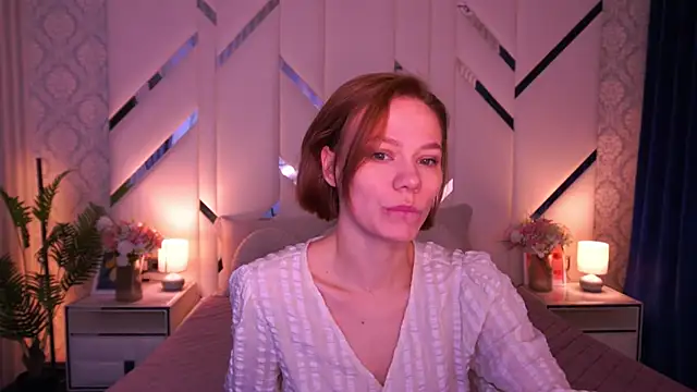 ShyySiren online show from 04.18.26