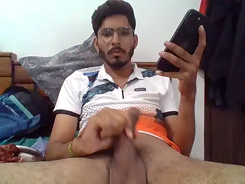 Snapshot of vikranthLong chatting on 10.31.25 vikranthLong online show from 10.31.25