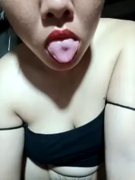 emilyzz online show from 04.12.26