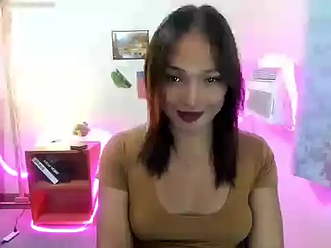 Snapshot of sollen-goddes chatting on 12.16.25 sollen-goddes online show from 12.16.25