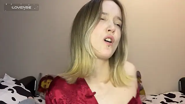 Snapshot of SoftcoreAlly chatting on 11.03.25 SoftcoreAlly online show from 11.03.25